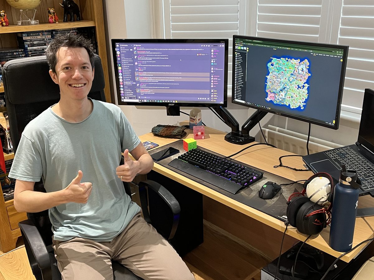 Kinch at his desk